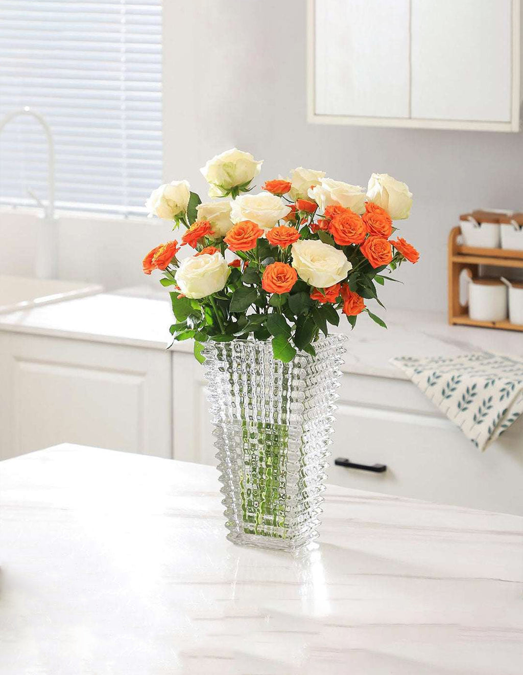 SOGA 22.5cm Handcrafted Clear Glass Vase, Classic Design for Home Decor