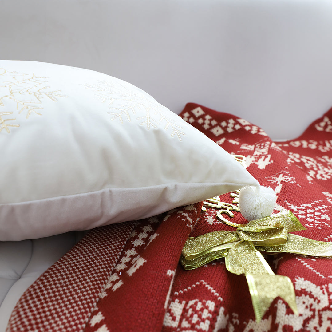 SOGA 45cm Throw Pillow White Soft Plush Cushion Christmas Snowflake Ball Square