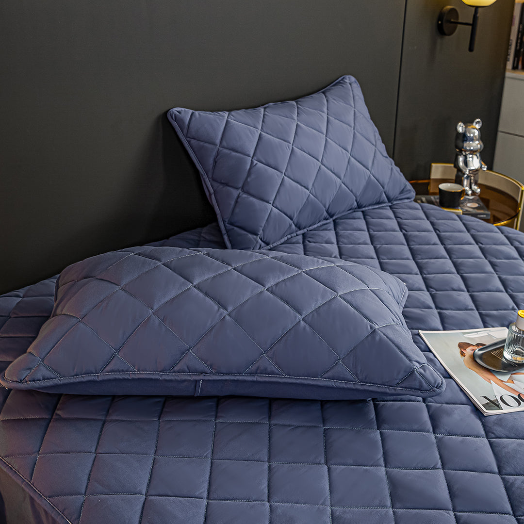 183cm Blue Wide Cross-Hatch Mattress Cover