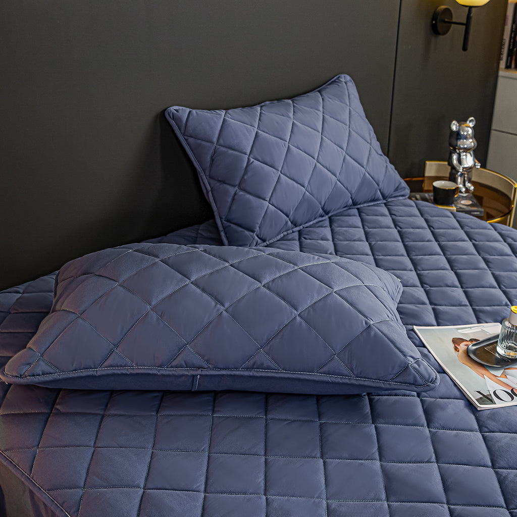 153cm Blue Wide Cross-Hatch Mattress Cover