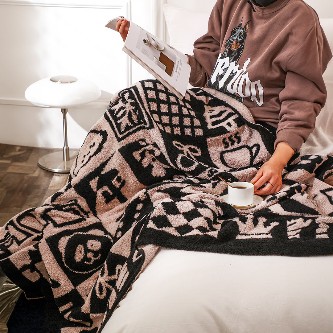 130x160cm Throw Blanket  Black and White