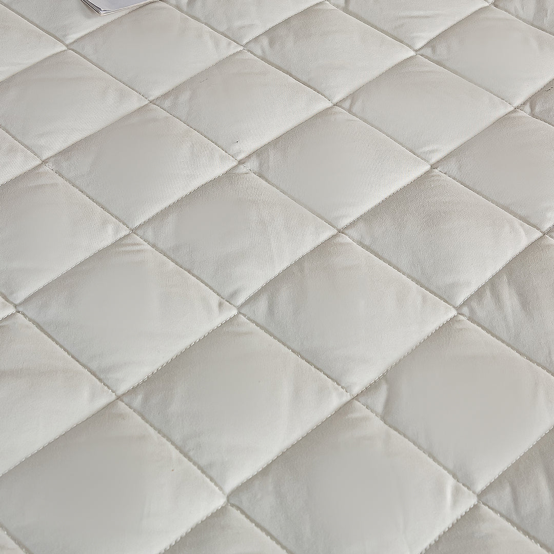 138cm White Wide Cross-Hatch Mattress Cover
