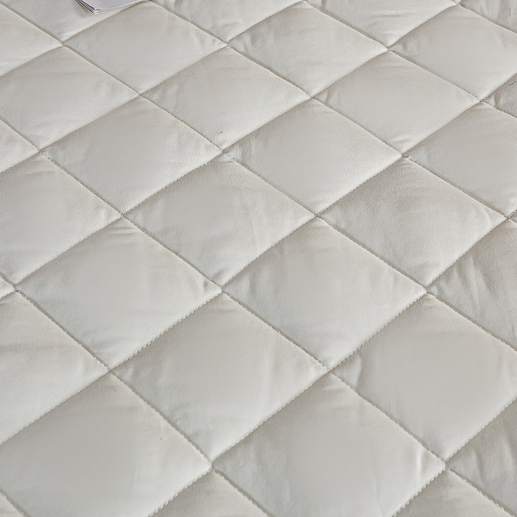 153cm White Wide Cross-Hatch Mattress Cover