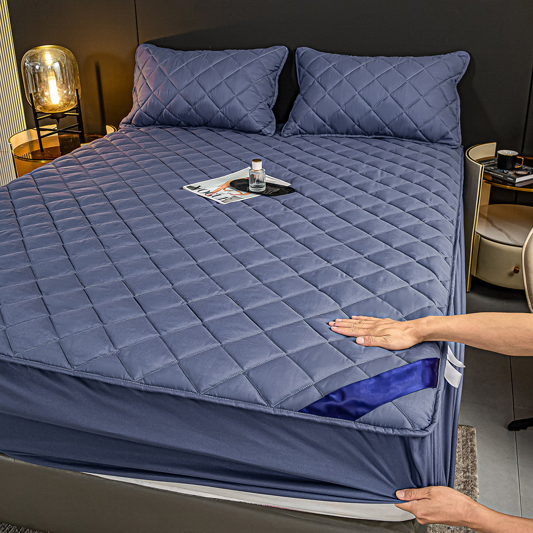 153cm Blue Wide Cross-Hatch Mattress Cover
