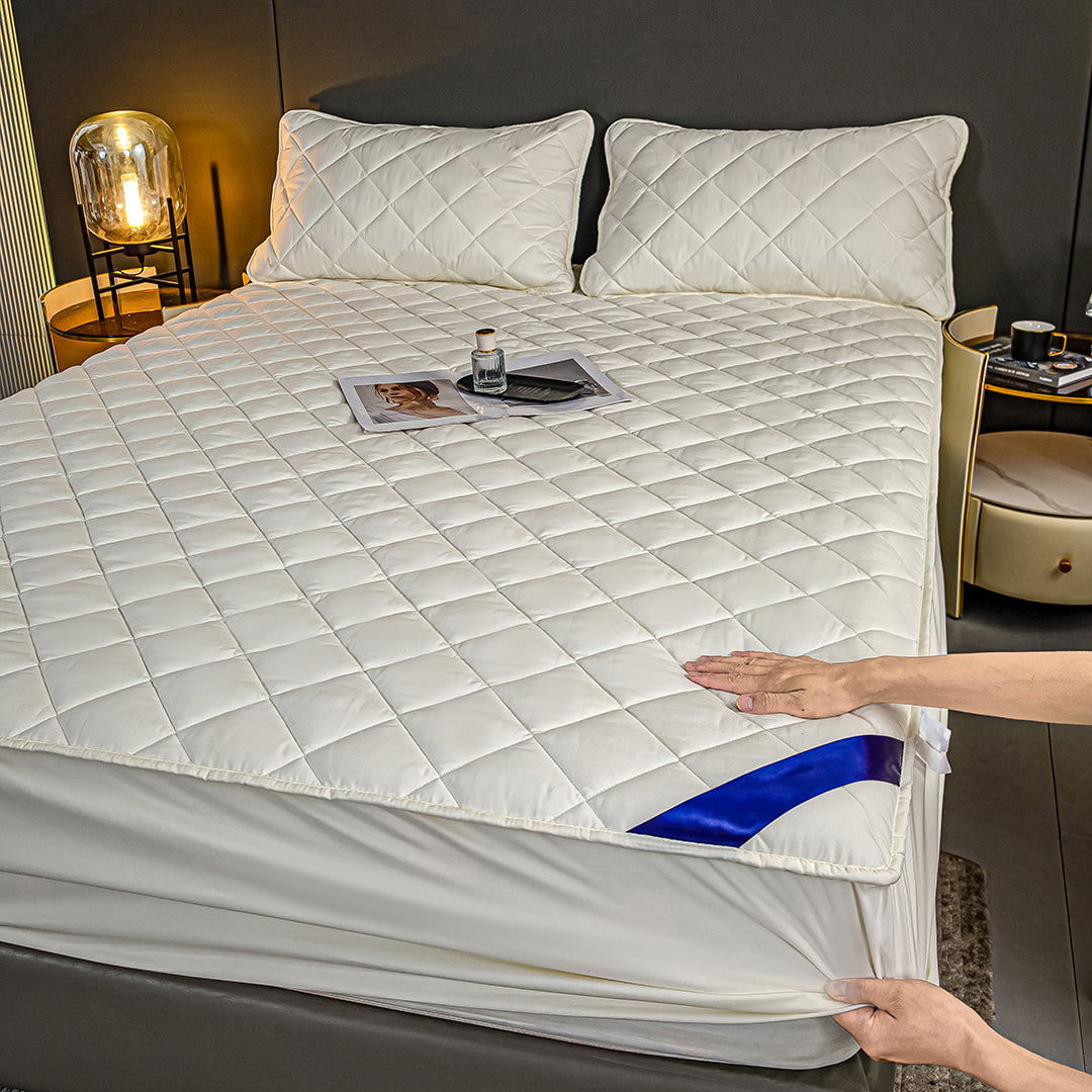 138cm White Wide Cross-Hatch Mattress Cover