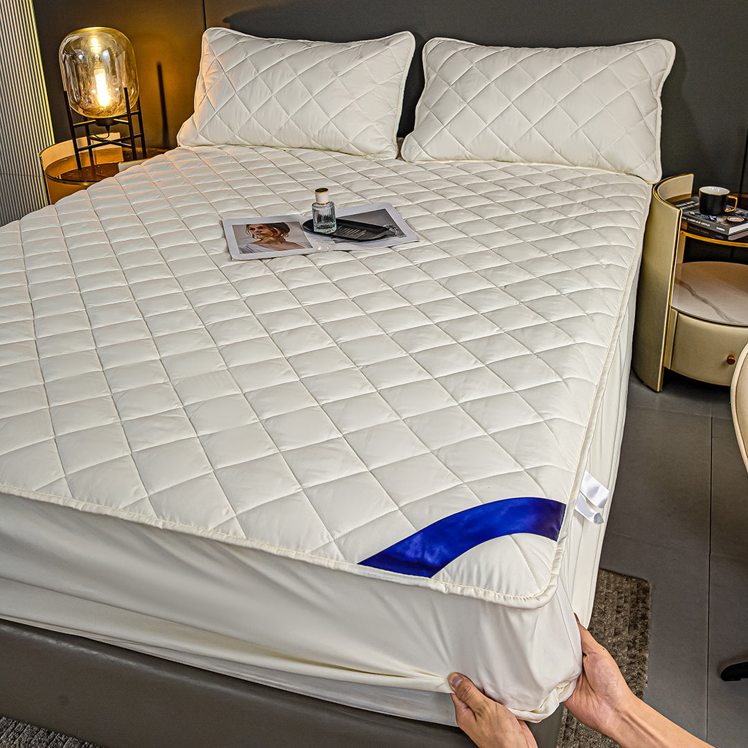 138cm White Wide Cross-Hatch Mattress Cover