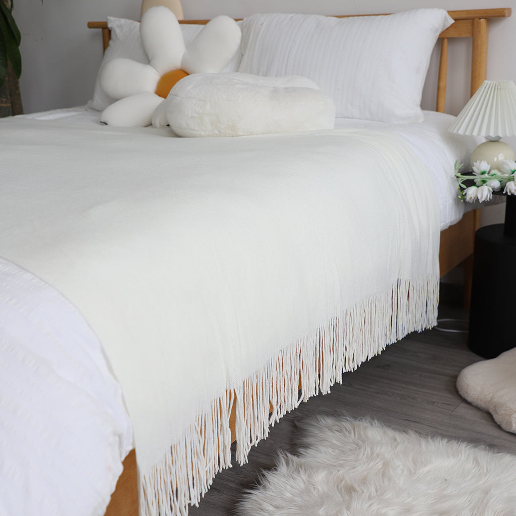 White Acrylic Knitted Throw Blanket
