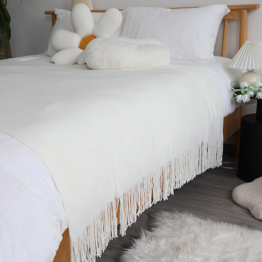 White Acrylic Knitted Throw Blanket