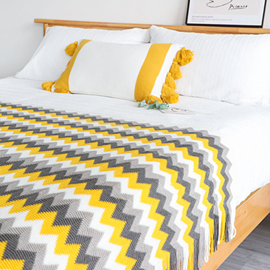 220cm Yellow Acrylic Zigzag Throw Blanket