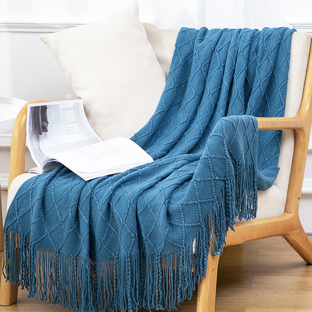 Blue Diamond Pattern Knitted Throw Blanket