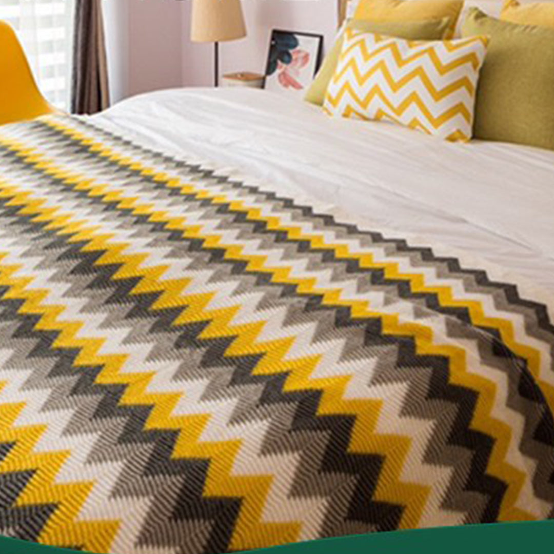 220cm Yellow Acrylic Zigzag Throw Blanket